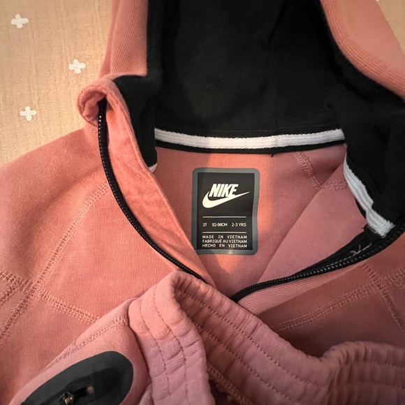 Nike Tech Fleece Full Zip Set (3T) Great condition - Picture 4 of 4